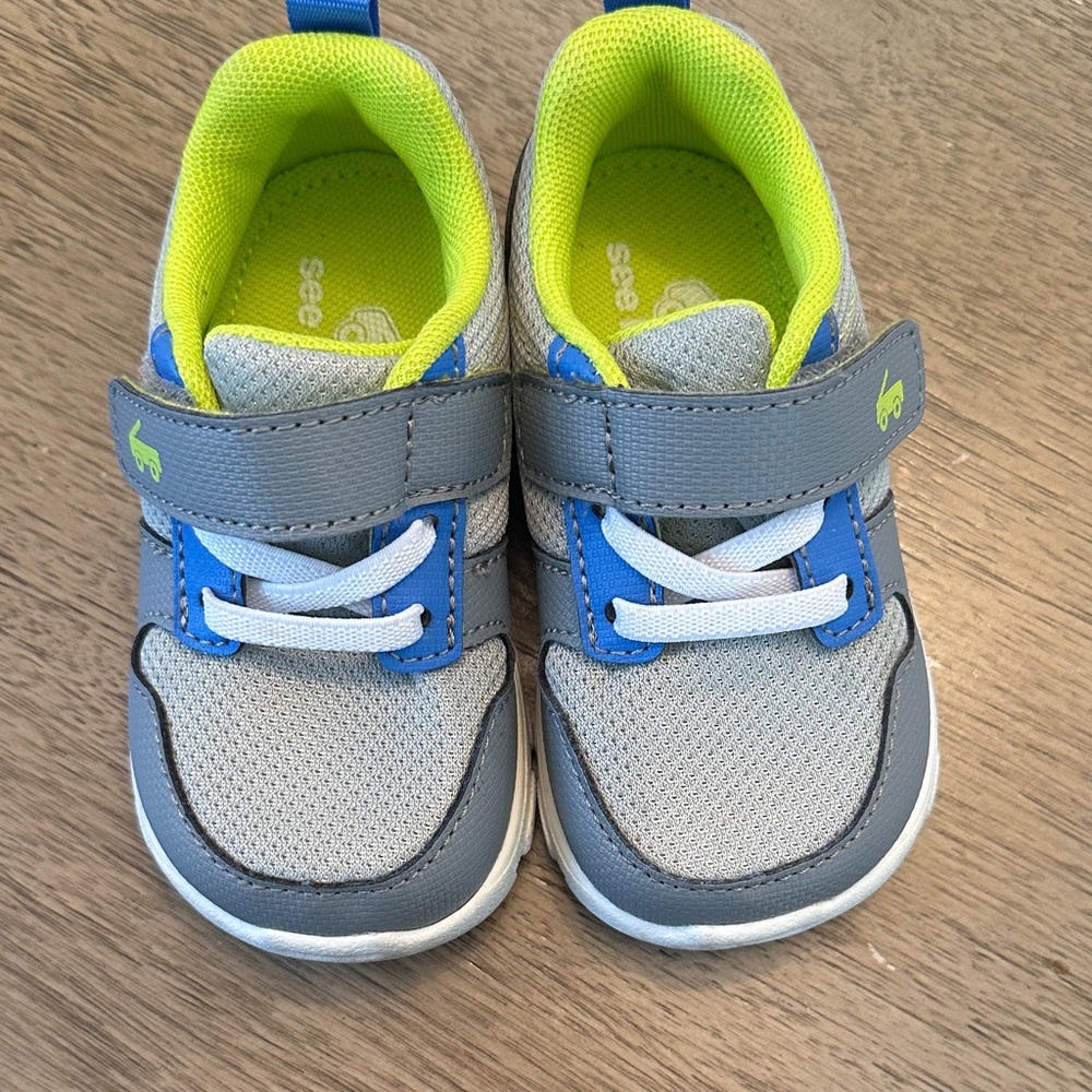 In great condition see Kai run sneakers